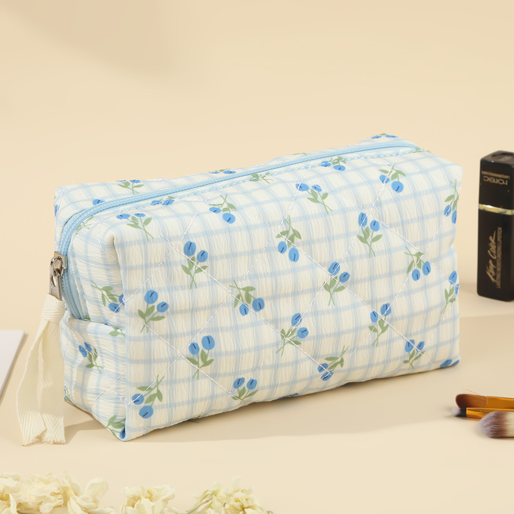 Bloemenkleurige gewatteerde li - Skincare D'Alba recensie en prijs