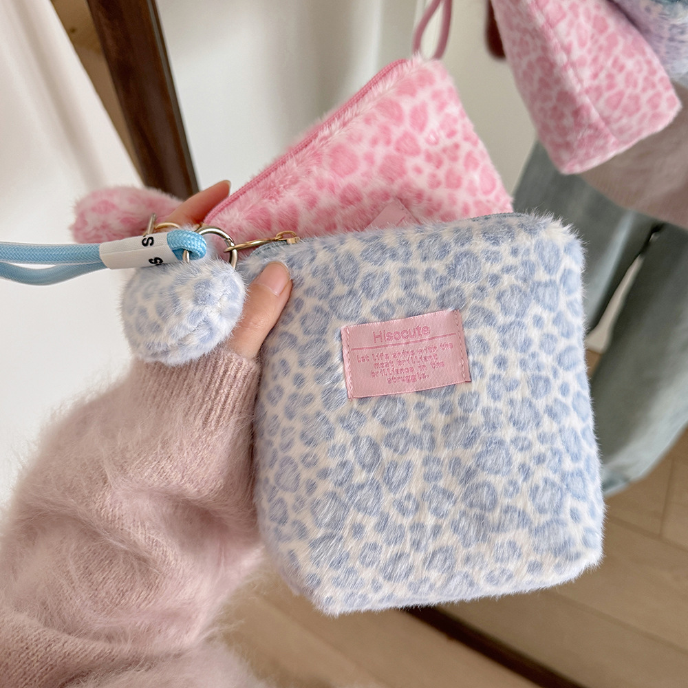 Nieuwe vintage pluche make-upt - Skincare D'Alba recensie en prijs